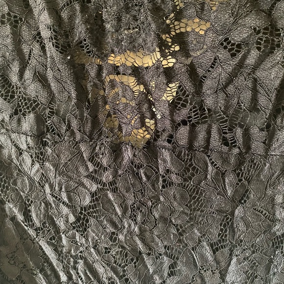 A Shirt - Picture 5 of 6